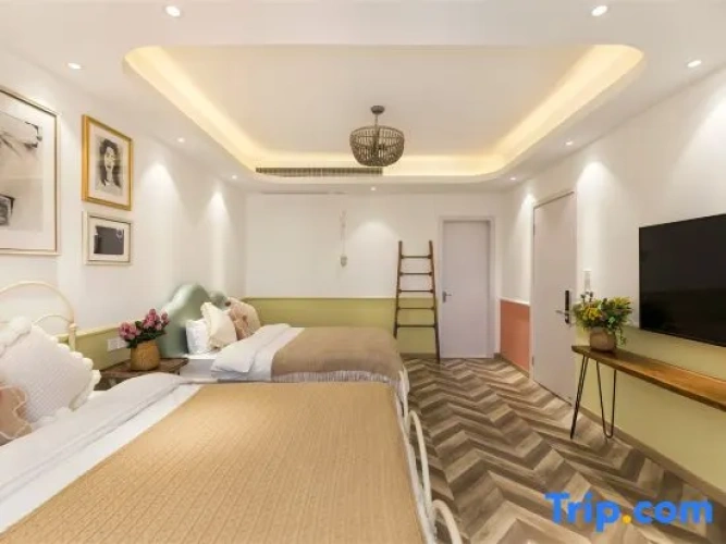 Quadruple Suite