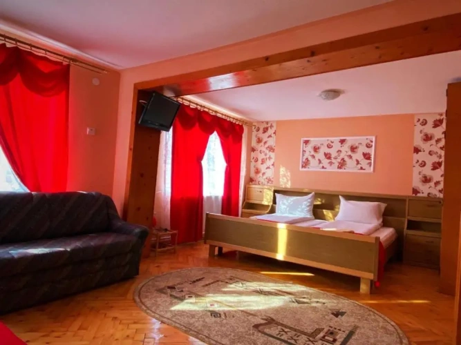 Standard Quadruple room with view
