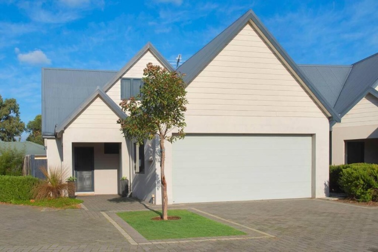 3 Bedrooms Cottage