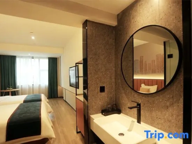 Executive Twin room with city view