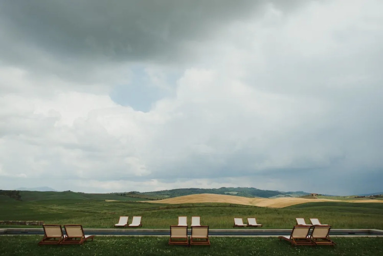 Locanda in Tuscany Over view