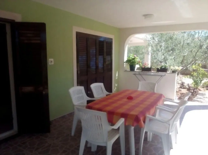 3 Bedrooms Apartment