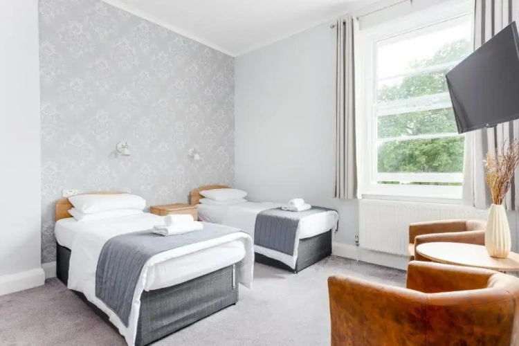 Standard Twin room
