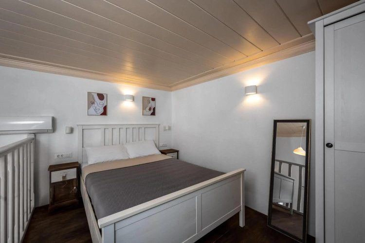 OverThe Sea Apartments