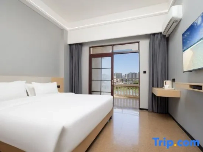 Standard Twin room with balcony