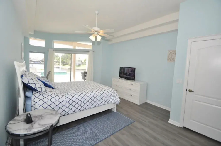 Canal Home w Heated Pool Dock