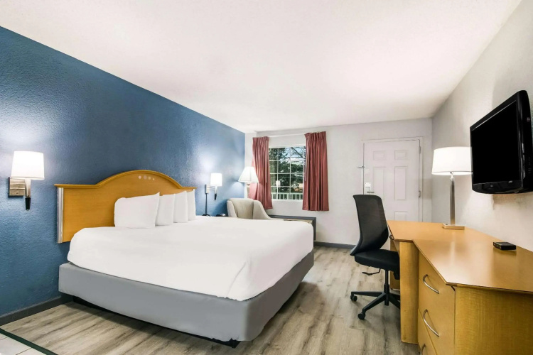 Econo Lodge Branson Theater District