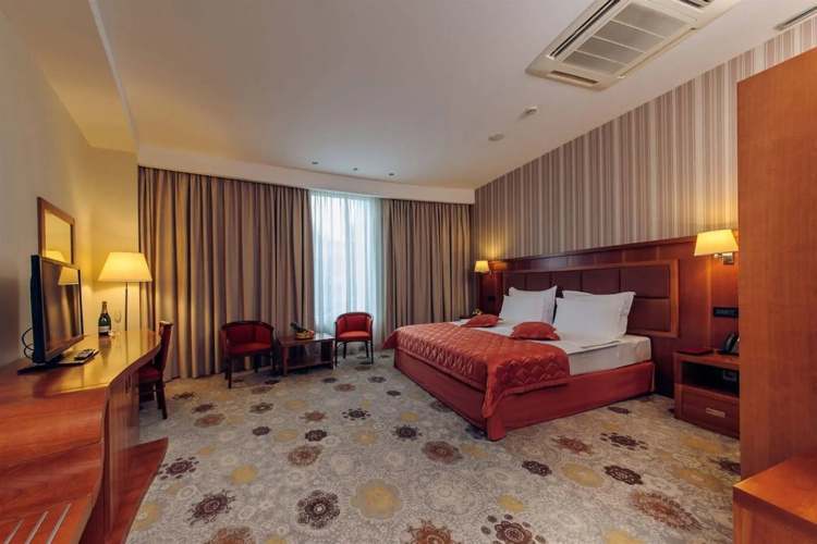 Kings Park Hotel