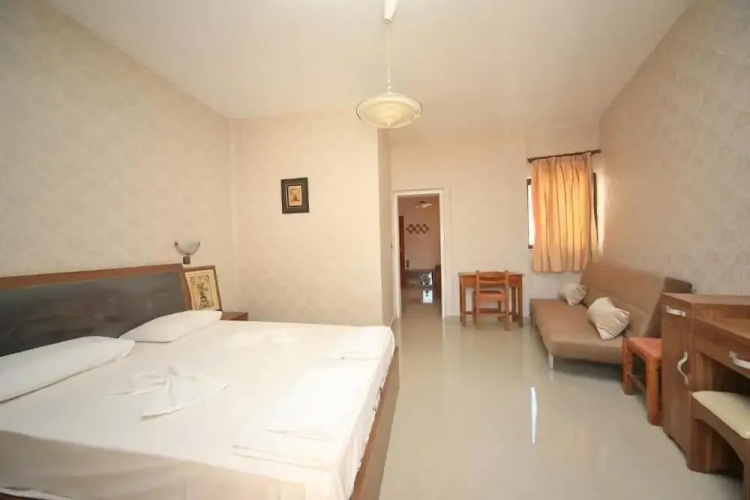 Maria Apartments by Checkin