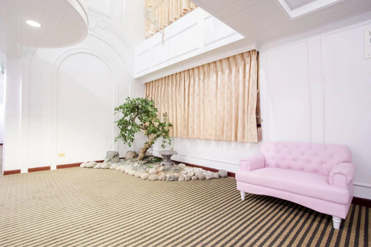 Mou Hotel Luchuan