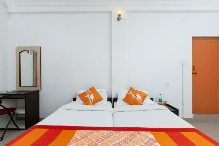 OYO 2140 Apartment Perungudi