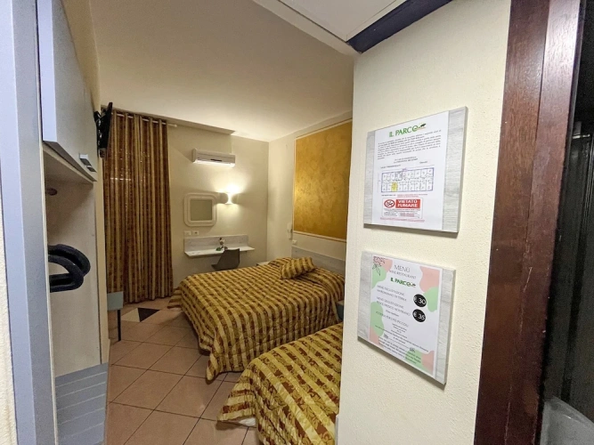 Standard Triple room