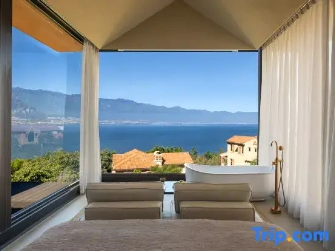 2 Bedrooms Suite