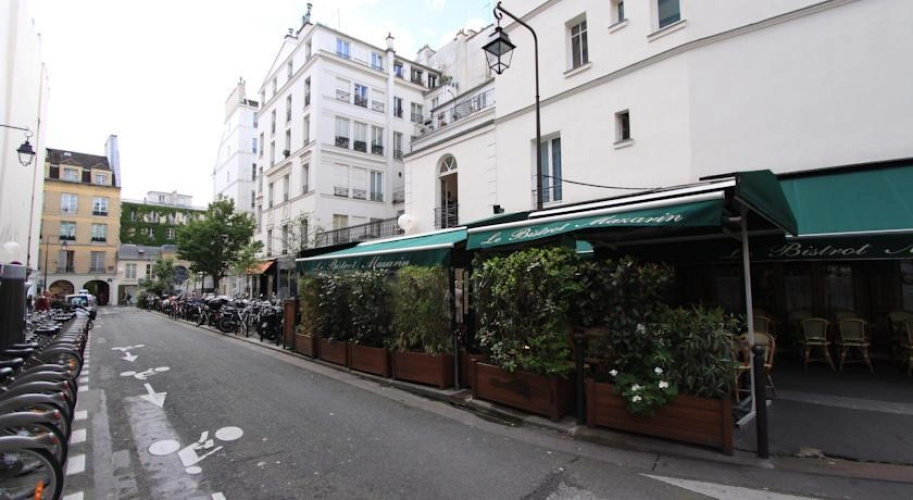 Chez Mazarine