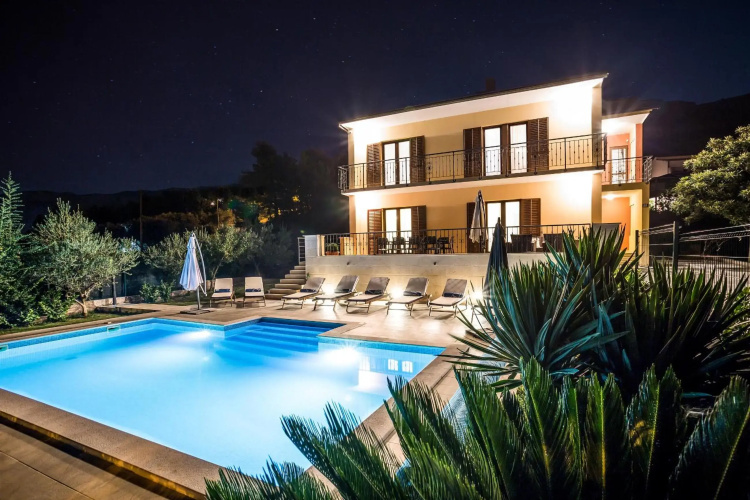 Split villa Dalmatica with private pool save15 percent on Split-villas com