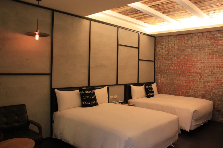 Warehouse Inn