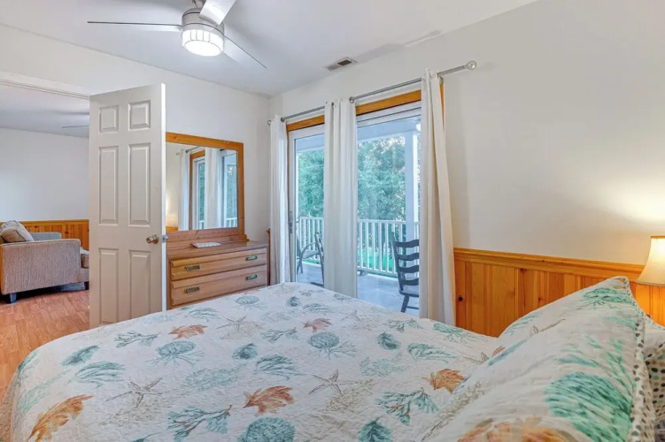 Half Mile to Beach: Murrells Inlet Home w/ Deck!