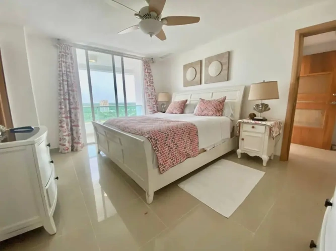 3 Bedrooms Apartment