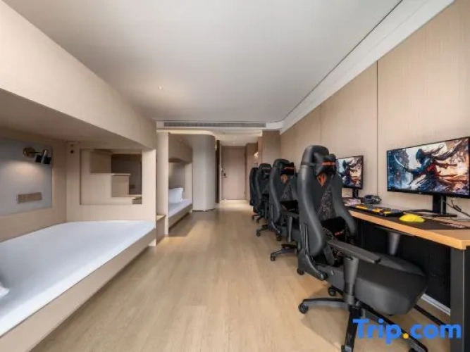 Superior Quadruple room