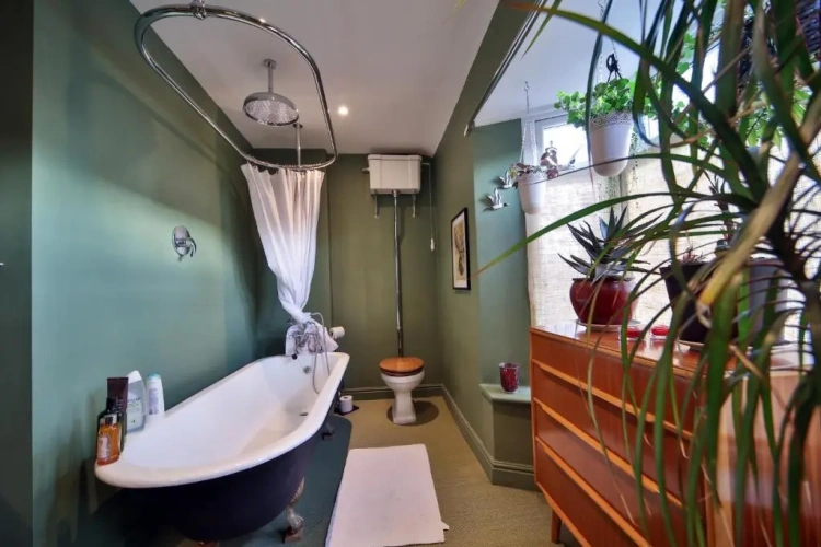 4 Bedrooms Cottage