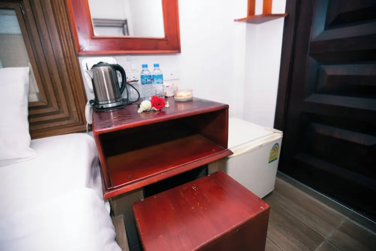 Ruby Riverside Hotel & Hostel