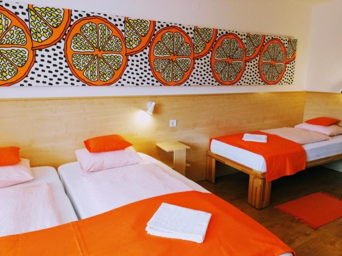 Standard Triple room