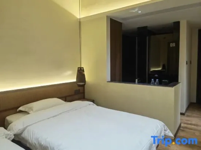 Standard Twin room with view
