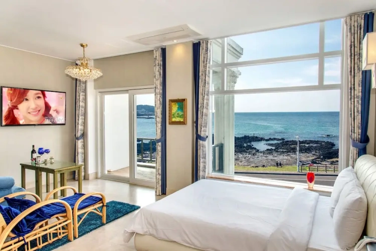Suite with balcony