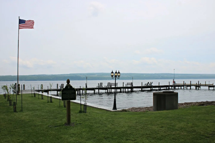 Plum Point Lodge