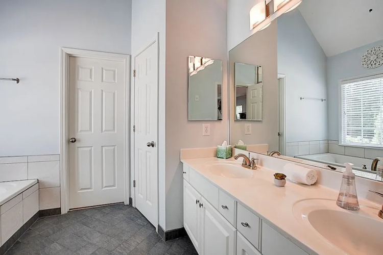 Peachy Keen Luxury Estate