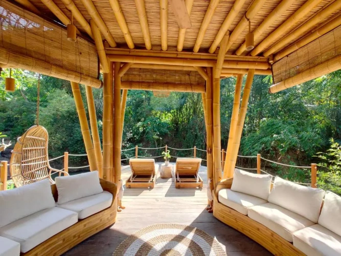 2 Bedrooms Villa