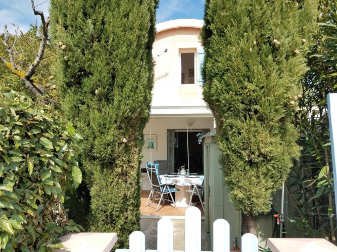 3 Bedrooms Cottage