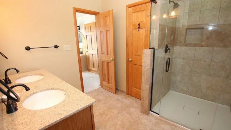 VA Whalehead 1040 - 4 Br Home