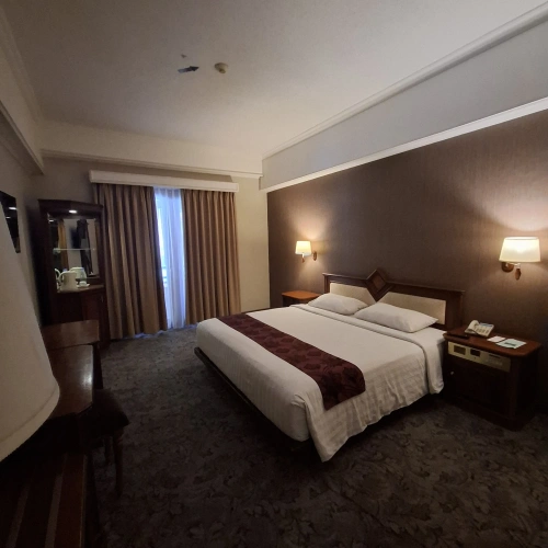 Deluxe Double room with city view