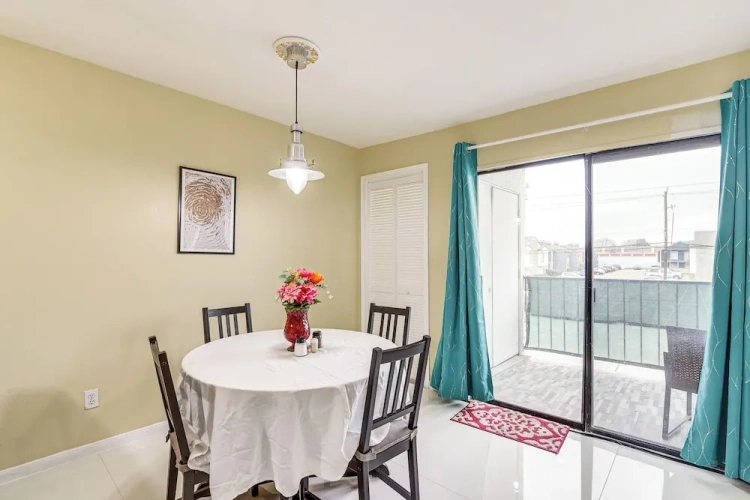 1 Bedroom Apartment