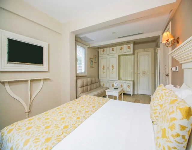 Deluxe Suite with balcony