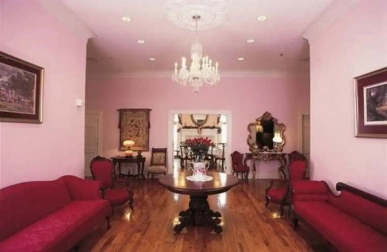 Hubbard Mansion B&B