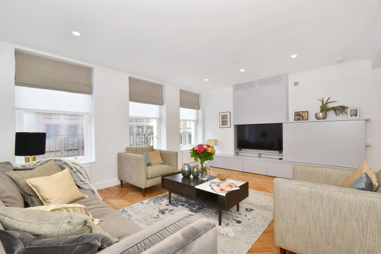 Huge Mayfair 3 Bed 3.5 Bath £10 million Air Con