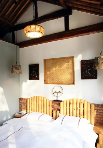 Carpenter's Rustic Courtyard-Great Wall