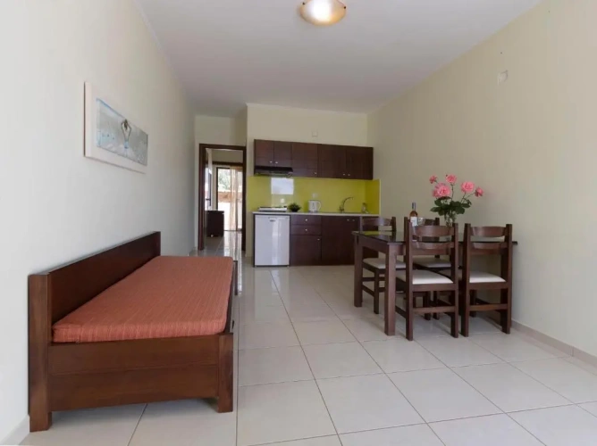 Standard Triple room with sea view