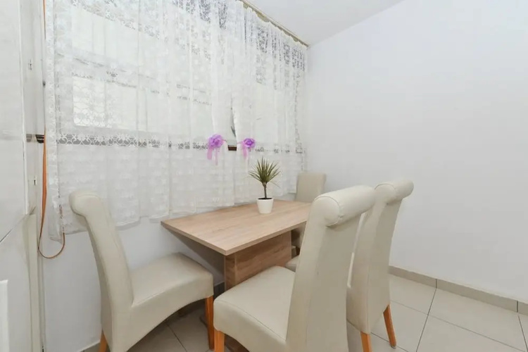 Feel Center Apartments.