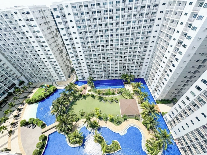 1 Bedroom Comfort room with balcony and with pool view