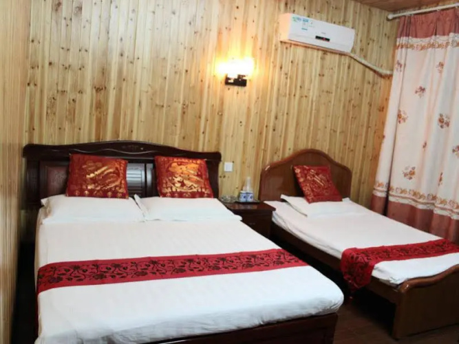 Wuzhen Bridge River Home Inn