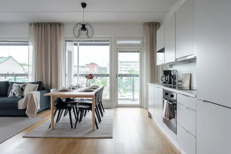 Modern 2BR Apartment with Sauna & Large Balcony