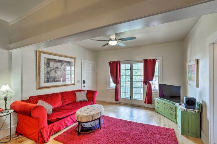 6 Bedrooms Bed in Dorm with balcony