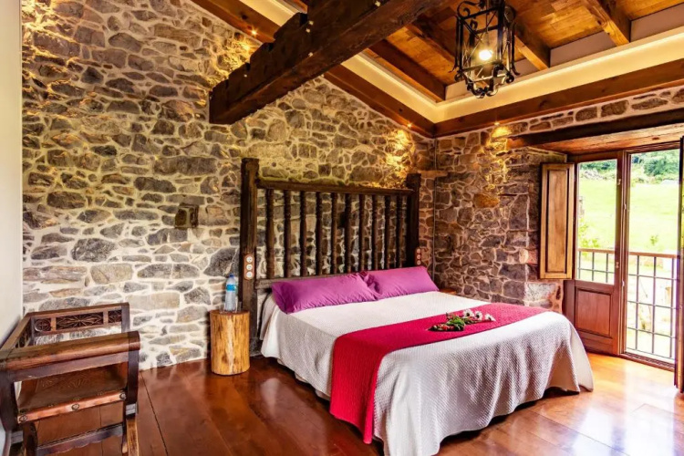 Casona De El Castaniu