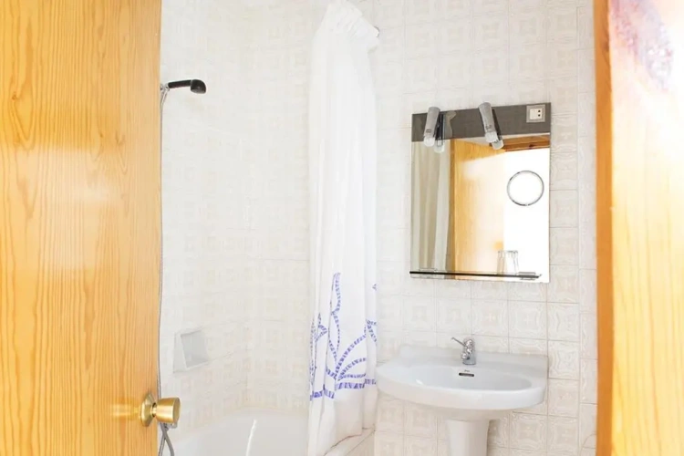 Standard Twin Apartment