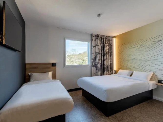 Standard Triple room