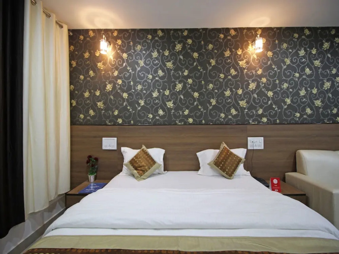 OYO 7524 Hotel Grand Celebration