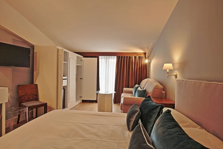 Classic Quadruple room